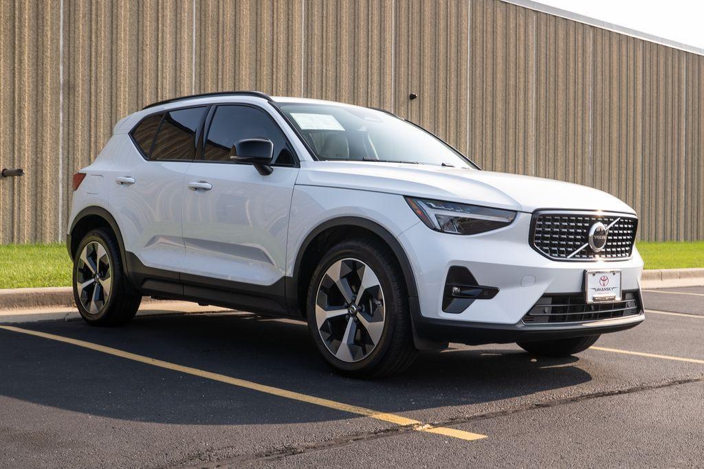 used 2023 Volvo XC40 car, priced at $23,857