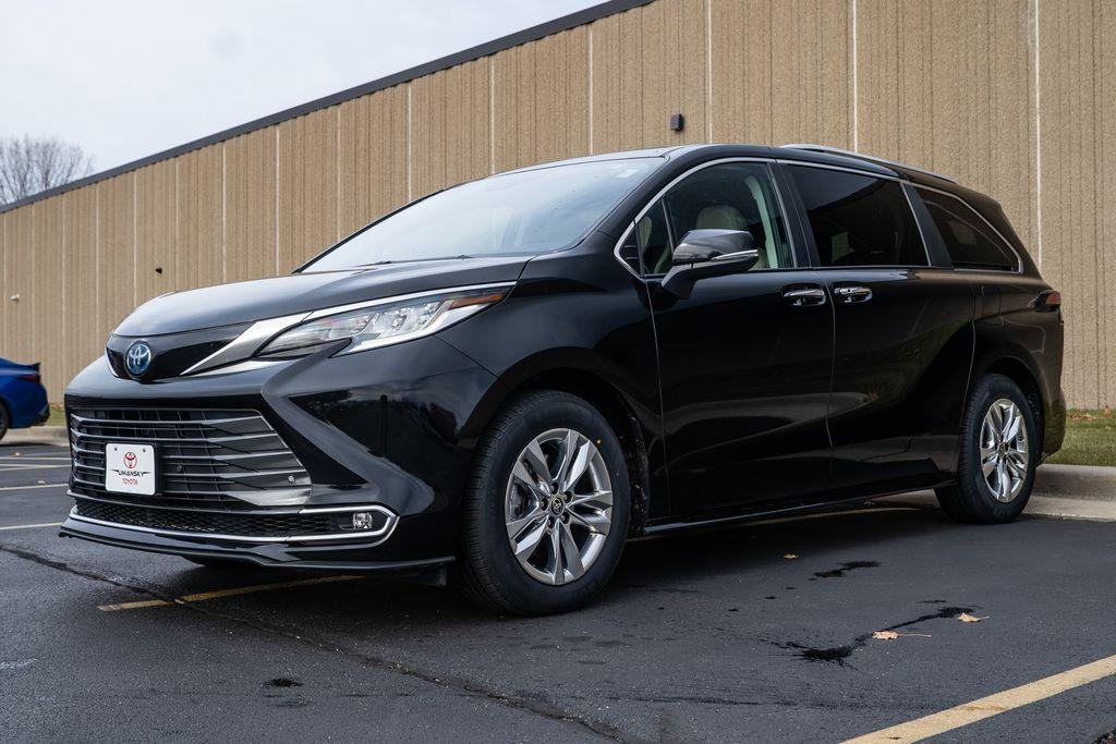 used 2023 Toyota Sienna car, priced at $51,731