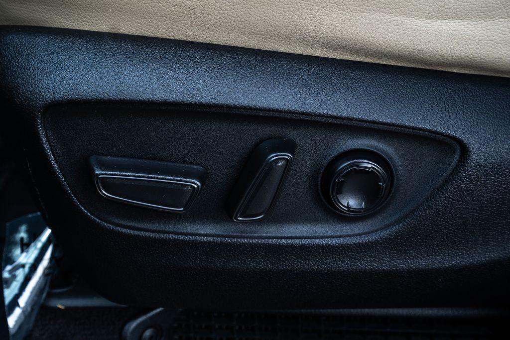 used 2023 Toyota Sienna car, priced at $51,731