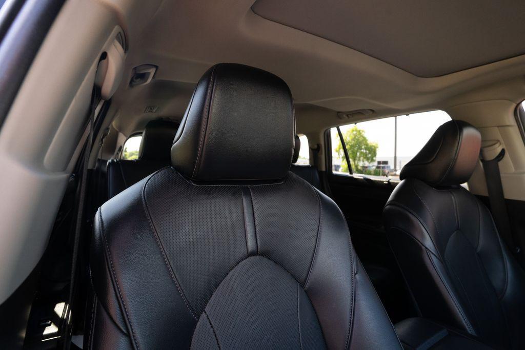used 2020 Toyota Highlander car, priced at $33,516