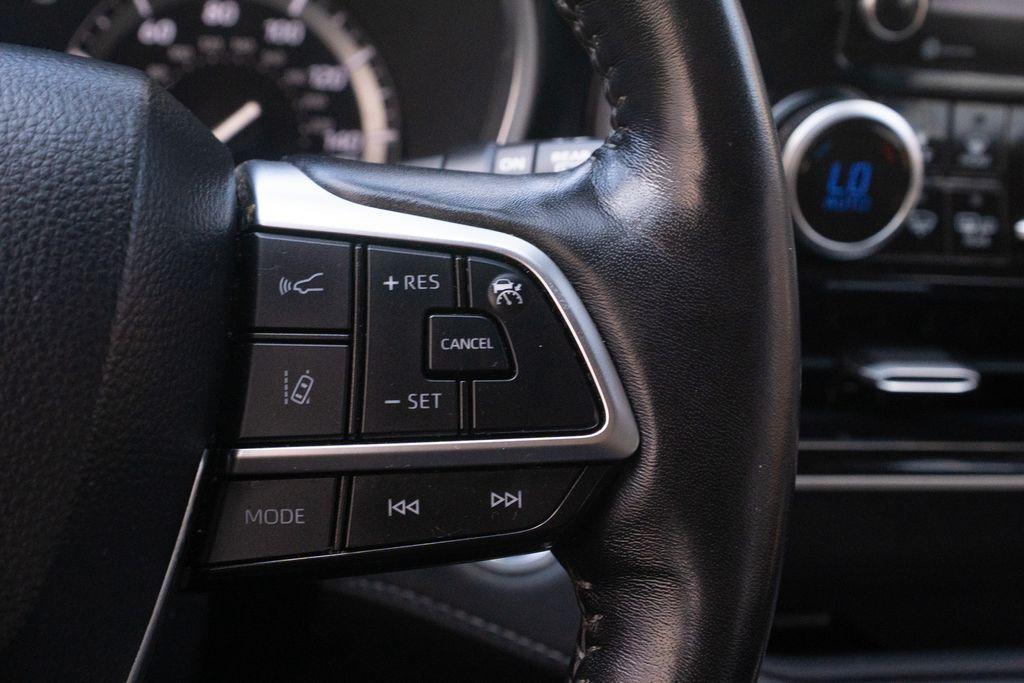 used 2020 Toyota Highlander car, priced at $33,516