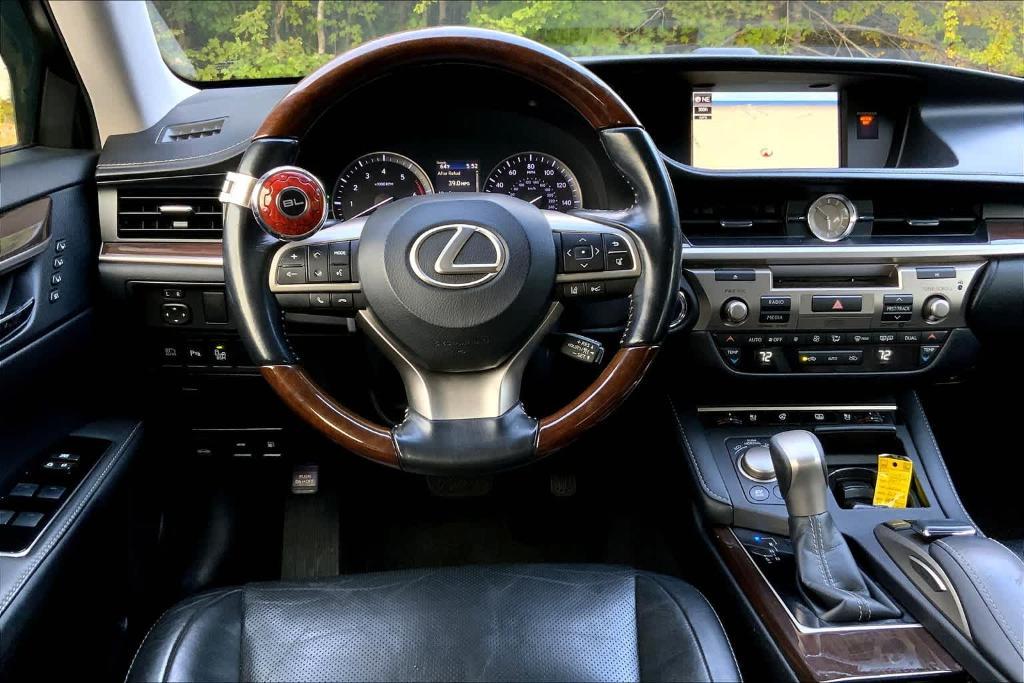 used 2017 Lexus ES 300h car, priced at $17,799