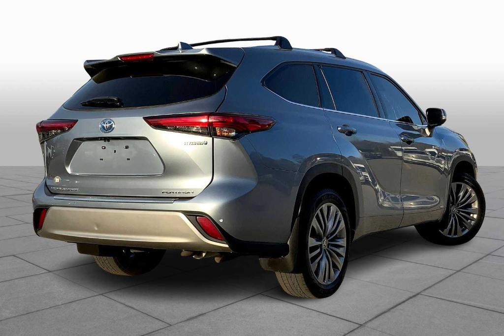 used 2021 Toyota Highlander Hybrid car, priced at $34,961