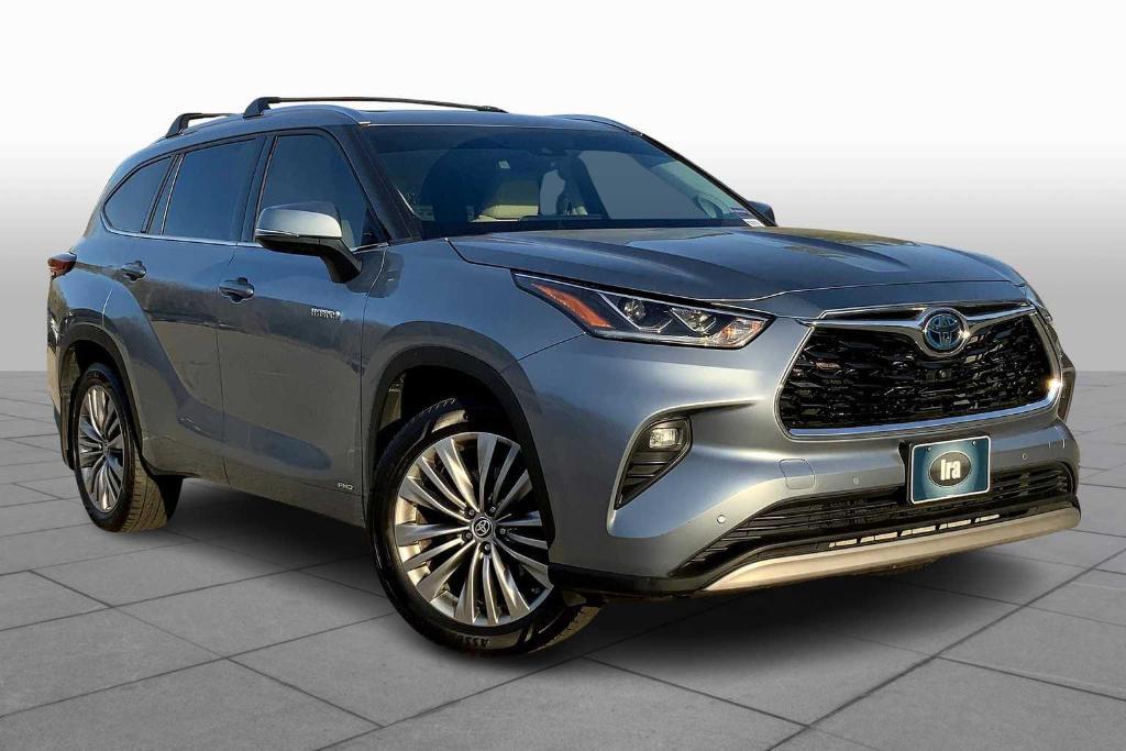 used 2021 Toyota Highlander Hybrid car, priced at $34,961