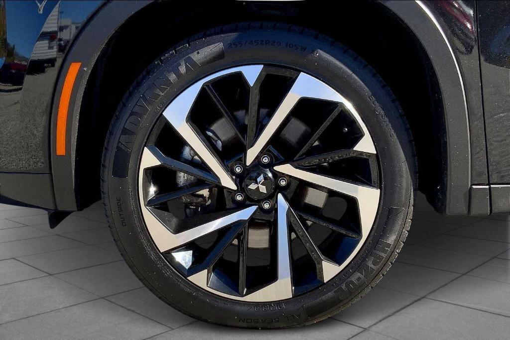 used 2024 Mitsubishi Outlander car, priced at $23,997