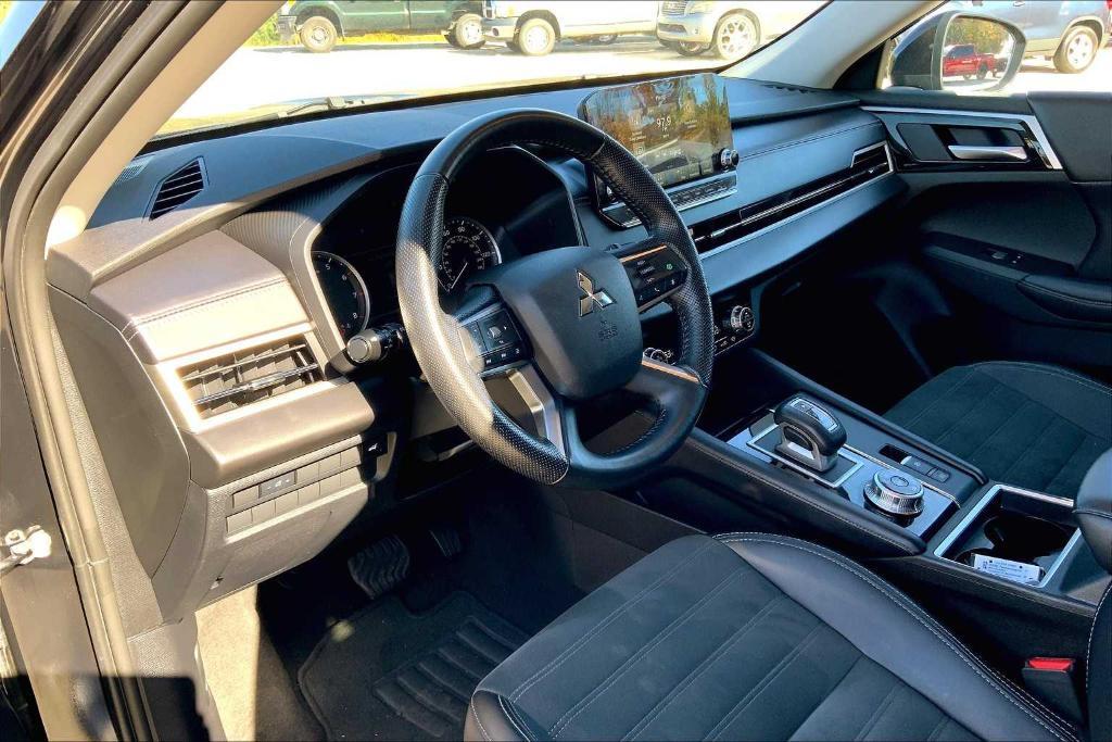 used 2024 Mitsubishi Outlander car, priced at $23,997