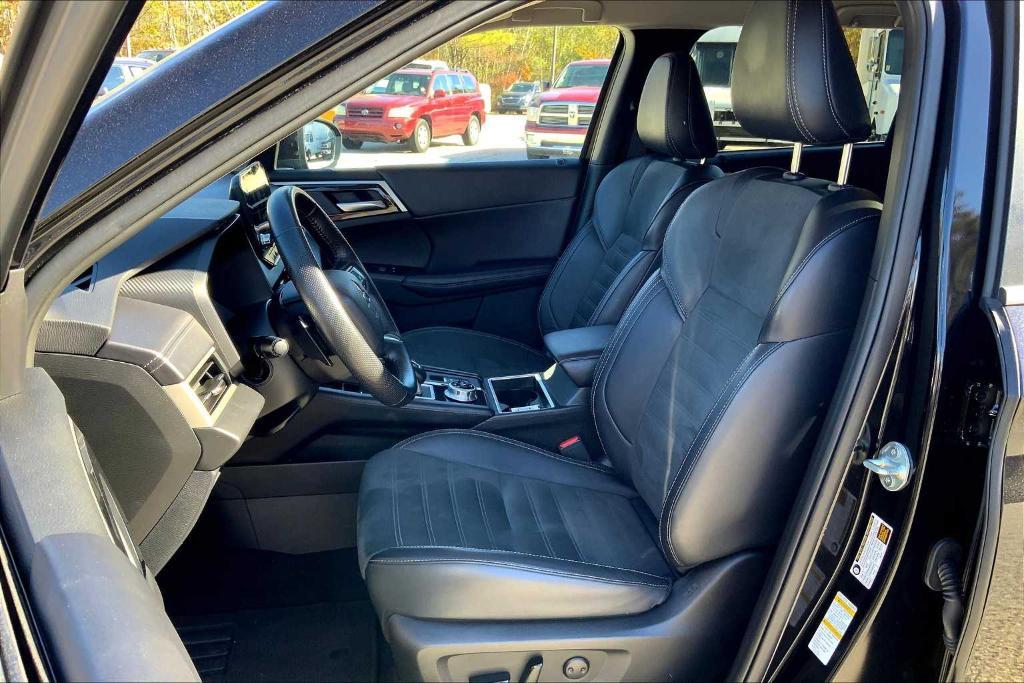 used 2024 Mitsubishi Outlander car, priced at $23,997