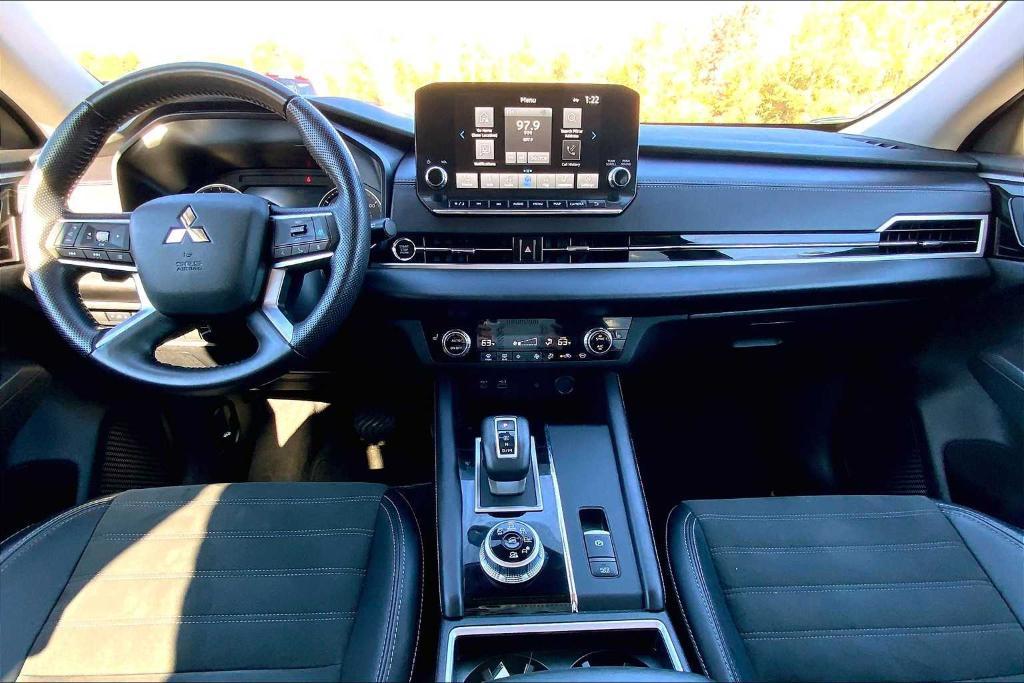 used 2024 Mitsubishi Outlander car, priced at $23,997