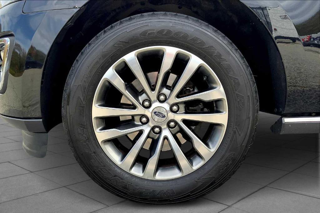 used 2018 Ford Expedition car, priced at $23,786