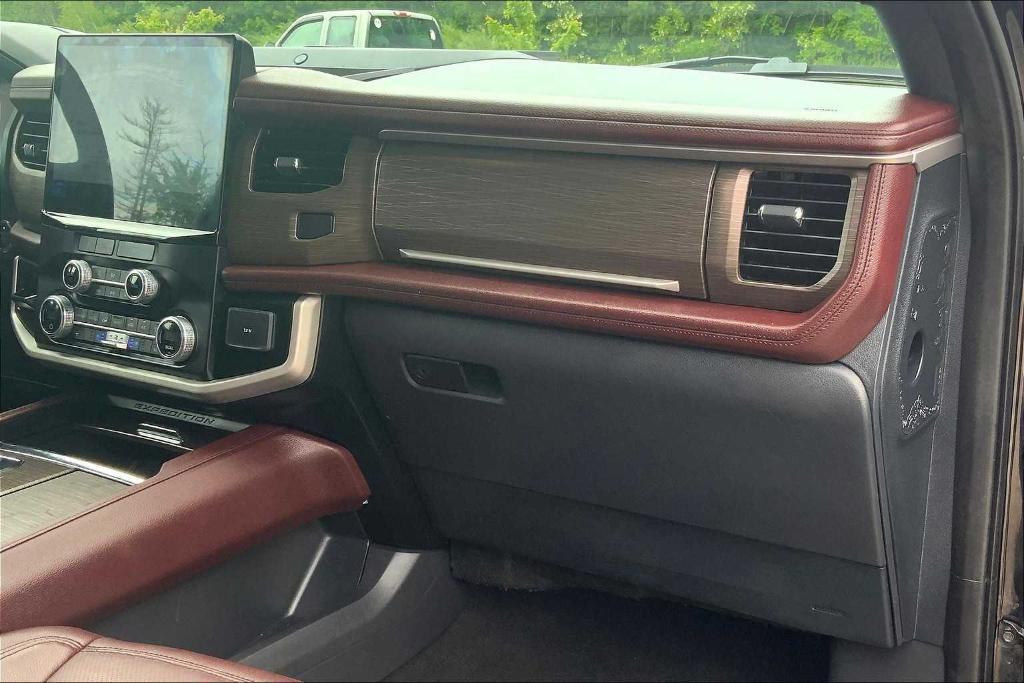 used 2024 Ford Expedition car, priced at $51,822