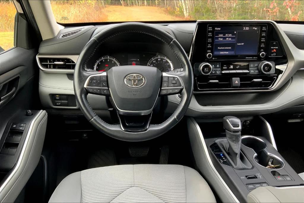 used 2020 Toyota Highlander car, priced at $27,600