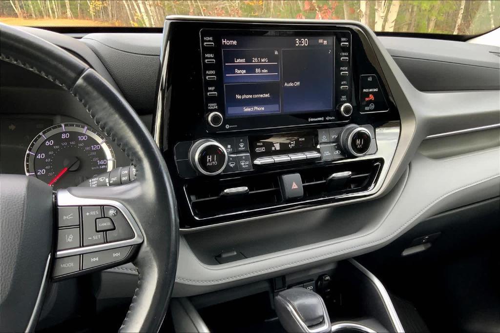 used 2020 Toyota Highlander car, priced at $27,600