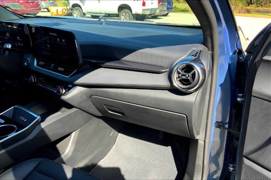 used 2025 Chevrolet Equinox car, priced at $30,189