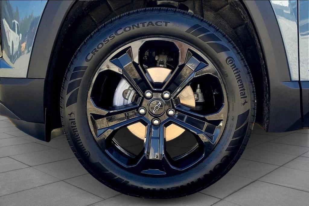 used 2025 Chevrolet Equinox car, priced at $30,189