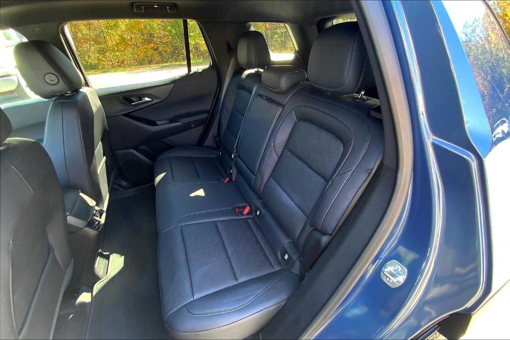 used 2025 Chevrolet Equinox car, priced at $30,189