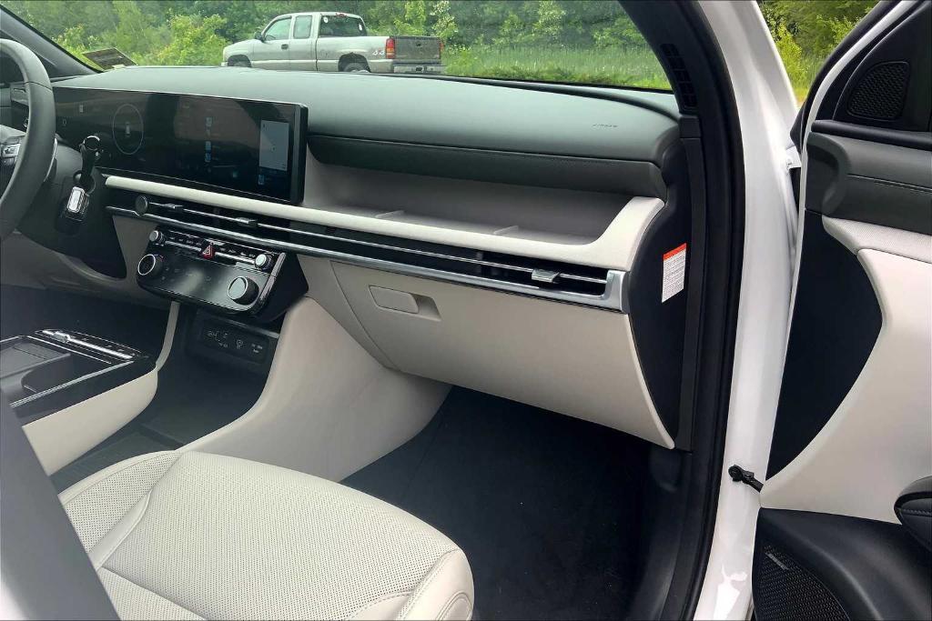 used 2025 Hyundai TUCSON Hybrid car, priced at $42,318