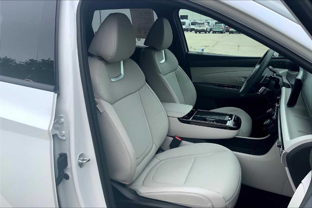 used 2025 Hyundai TUCSON Hybrid car, priced at $42,318