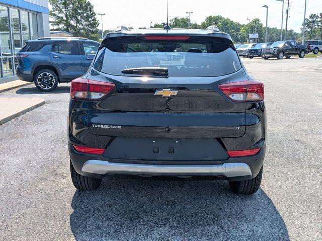 new 2025 Chevrolet TrailBlazer car, priced at $28,575