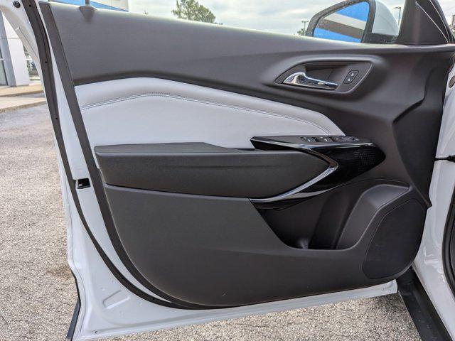 new 2025 Chevrolet Trax car, priced at $25,525