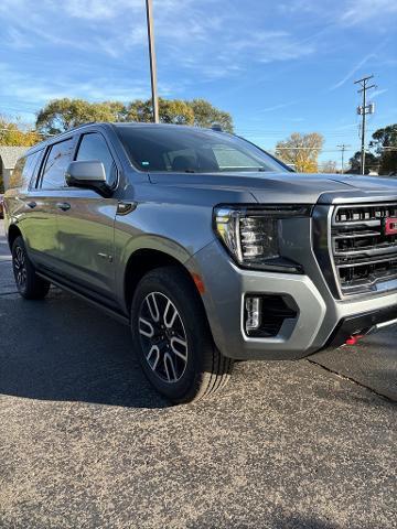 used 2023 GMC Yukon XL car, priced at $60,289