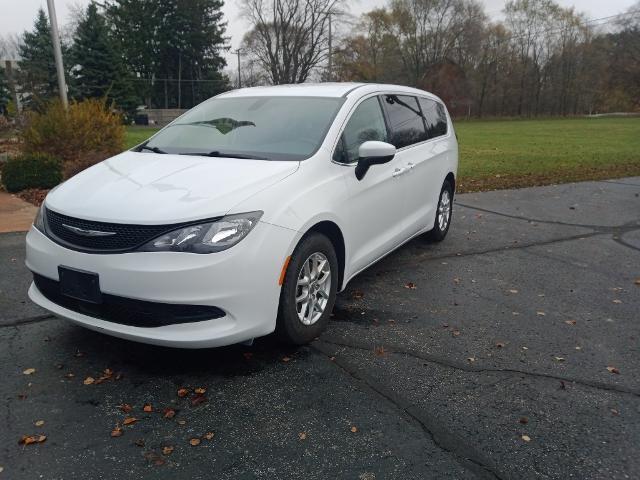 used 2022 Chrysler Voyager car