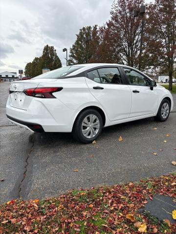 used 2021 Nissan Versa car