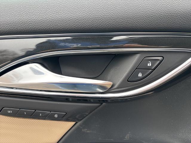 new 2025 Buick Envision car, priced at $36,322