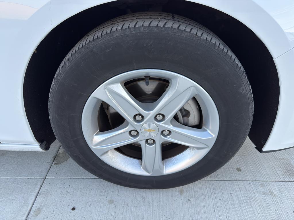 used 2024 Chevrolet Malibu car, priced at $18,250