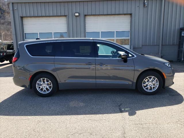 new 2025 Chrysler Pacifica car, priced at $44,220
