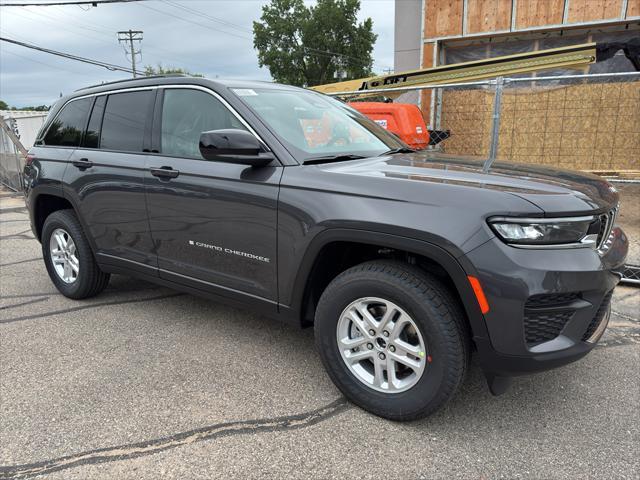 new 2025 Jeep Grand Cherokee car, priced at $40,233