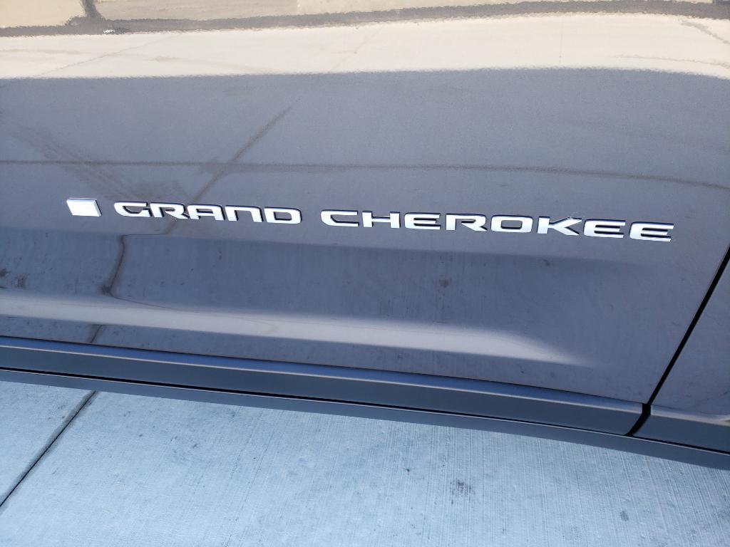 new 2025 Jeep Grand Cherokee car, priced at $44,240