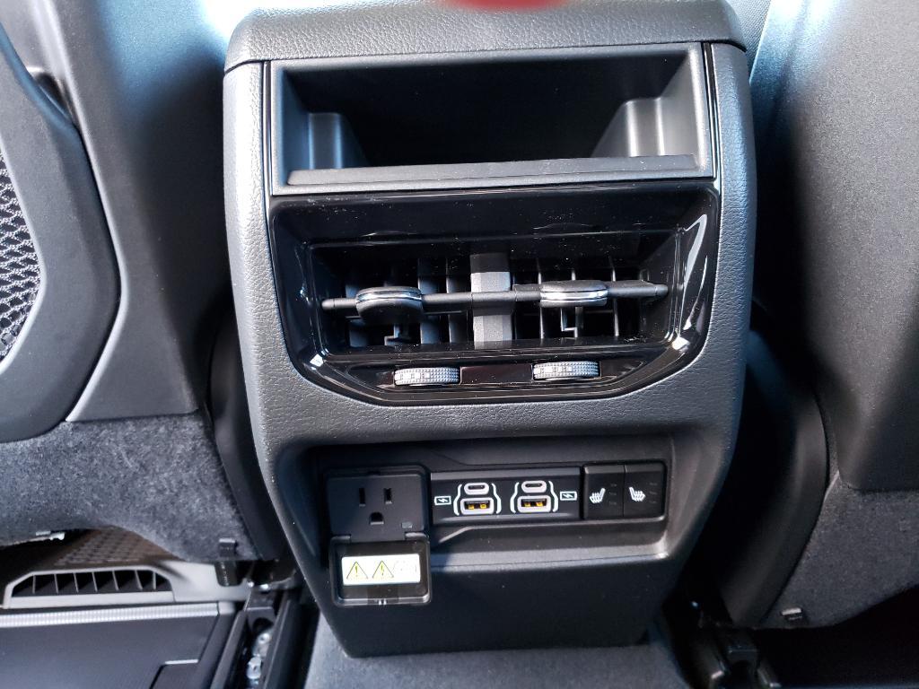 new 2025 Jeep Grand Cherokee car, priced at $44,240