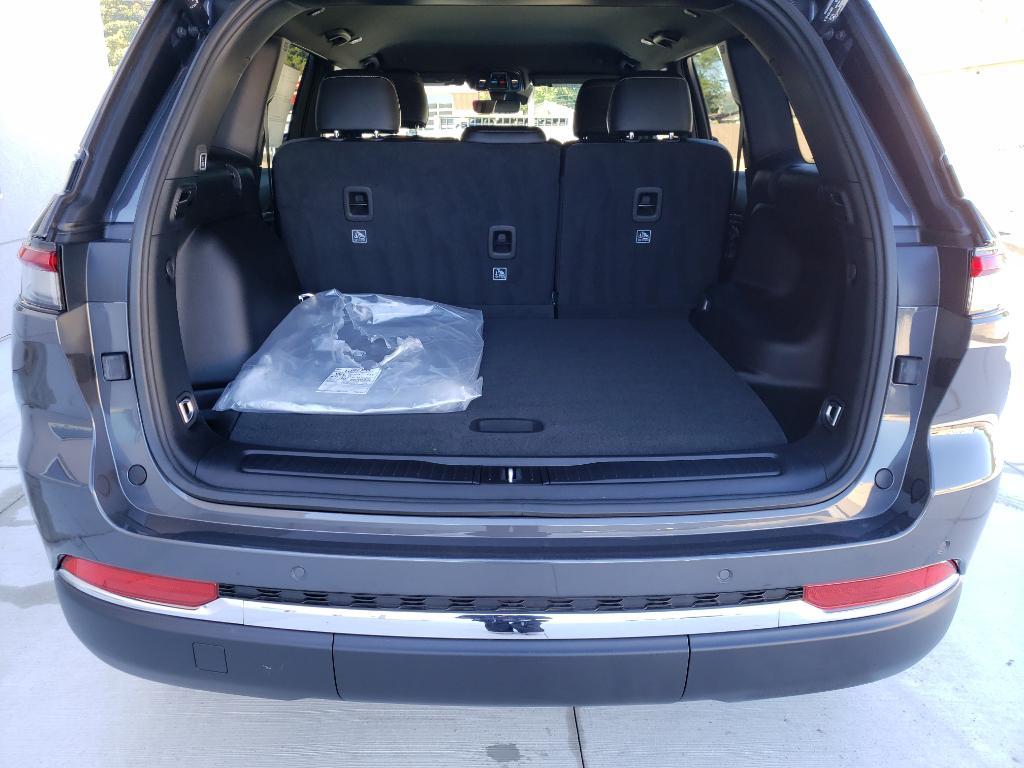 new 2025 Jeep Grand Cherokee car, priced at $44,240