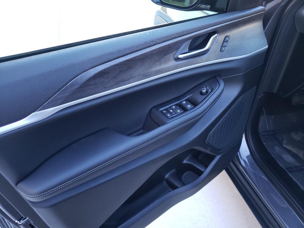 new 2025 Jeep Grand Cherokee car, priced at $44,240