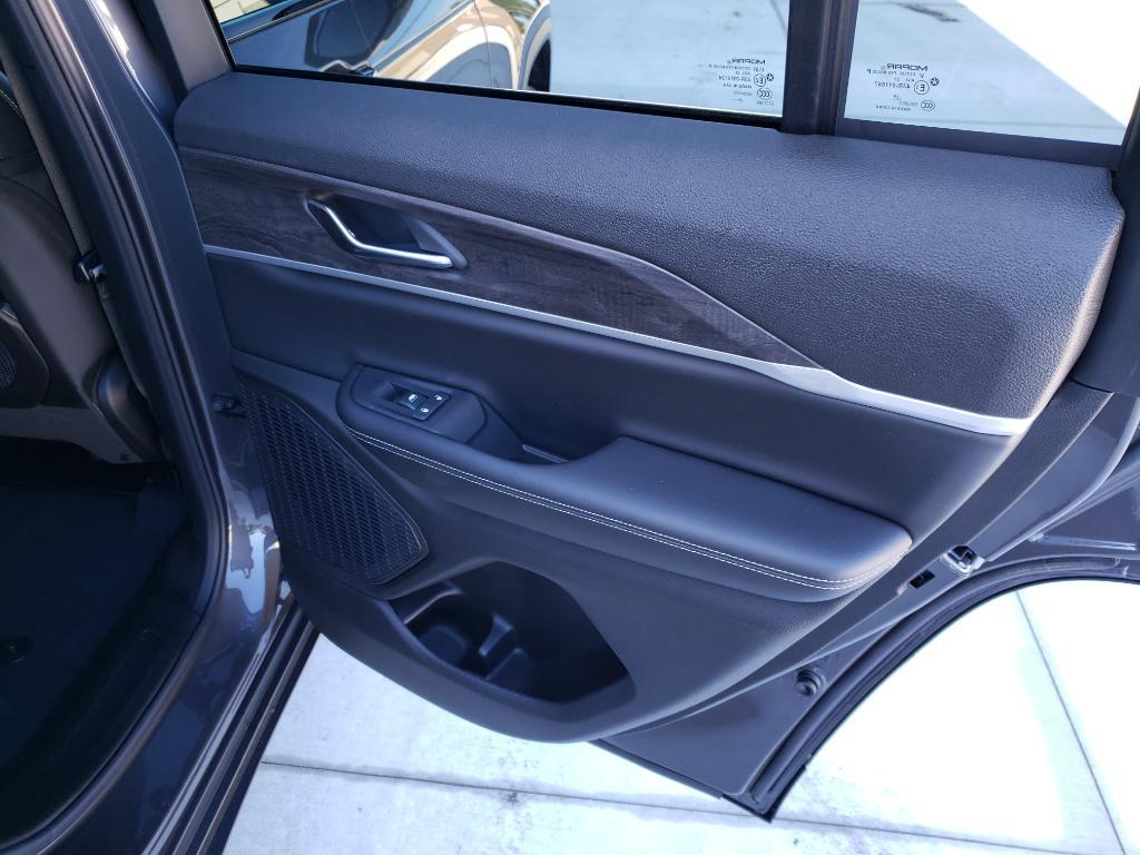 new 2025 Jeep Grand Cherokee car, priced at $44,240