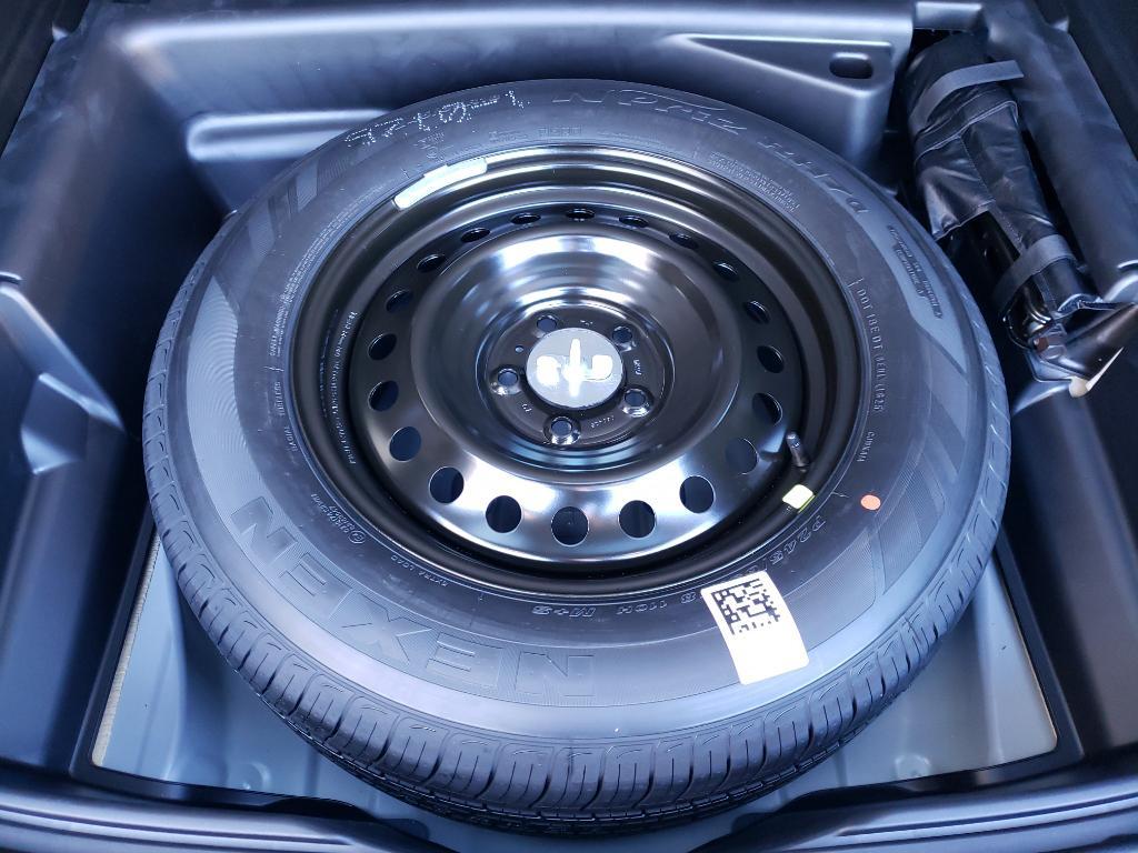 new 2025 Jeep Grand Cherokee car, priced at $44,240