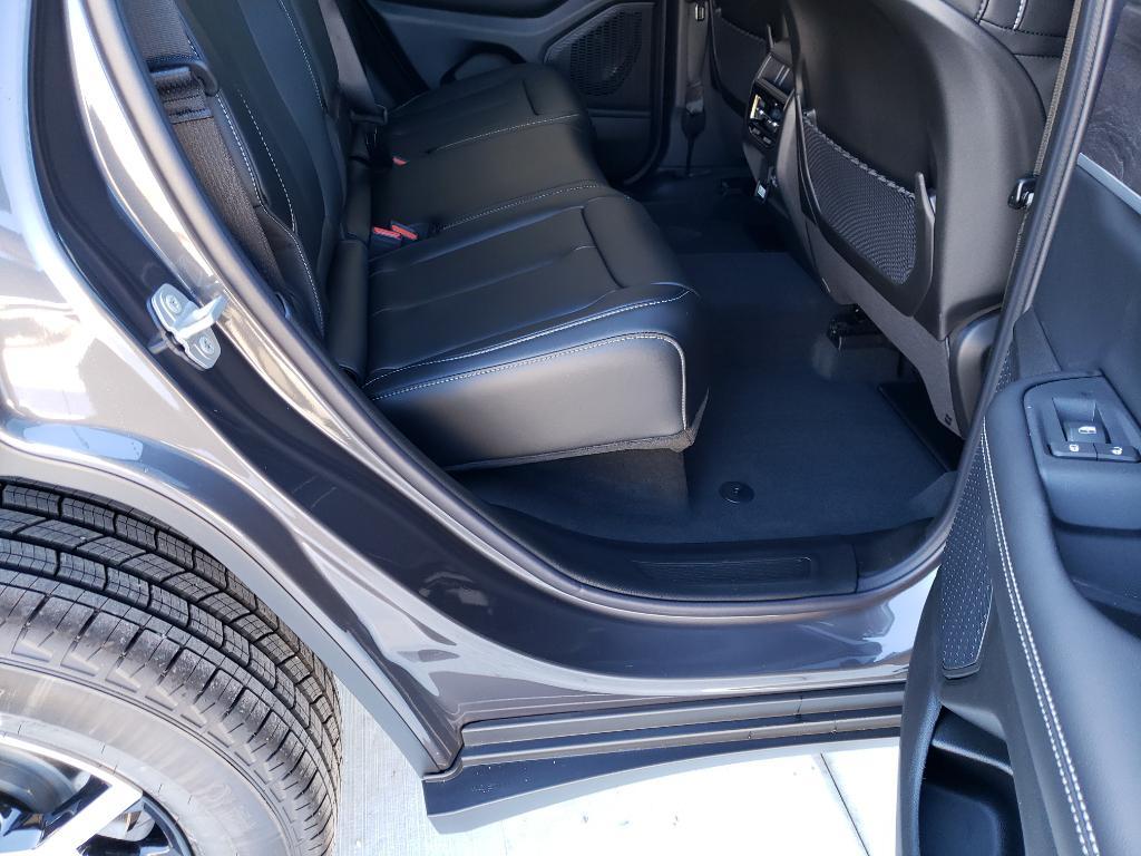 new 2025 Jeep Grand Cherokee car, priced at $44,240