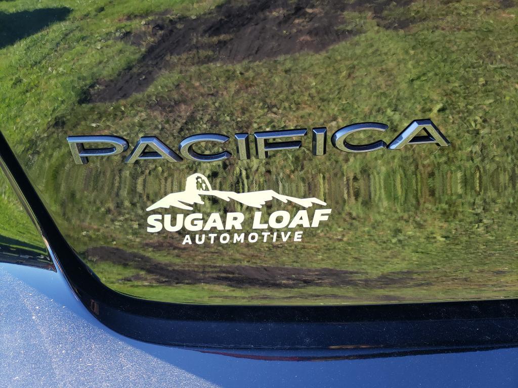 new 2025 Chrysler Pacifica car, priced at $40,870