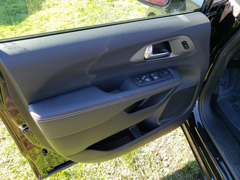 new 2025 Chrysler Pacifica car, priced at $40,870