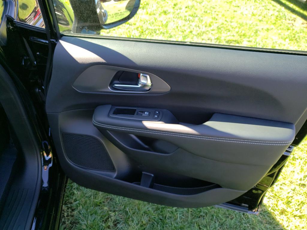 new 2025 Chrysler Pacifica car, priced at $40,870
