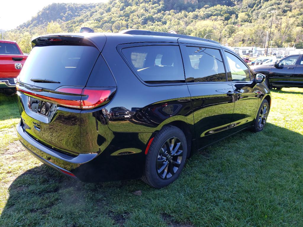 new 2025 Chrysler Pacifica car, priced at $40,870