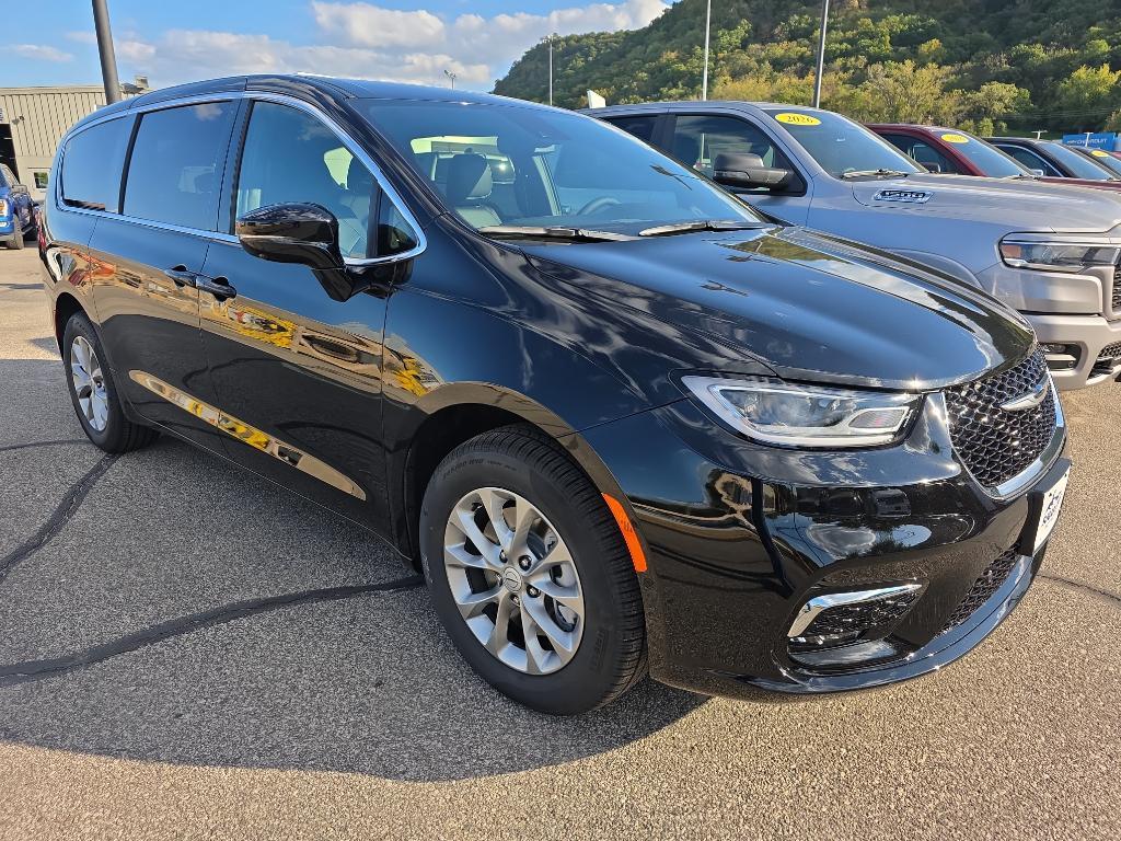 new 2026 Chrysler Pacifica car, priced at $45,165