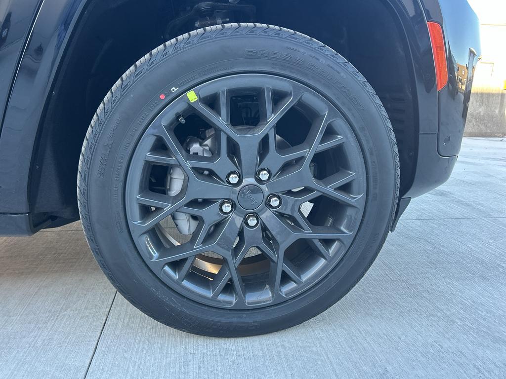 new 2025 Jeep Grand Cherokee car, priced at $65,675