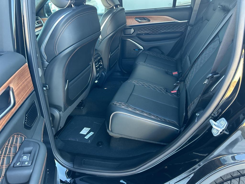 new 2025 Jeep Grand Cherokee car, priced at $65,675