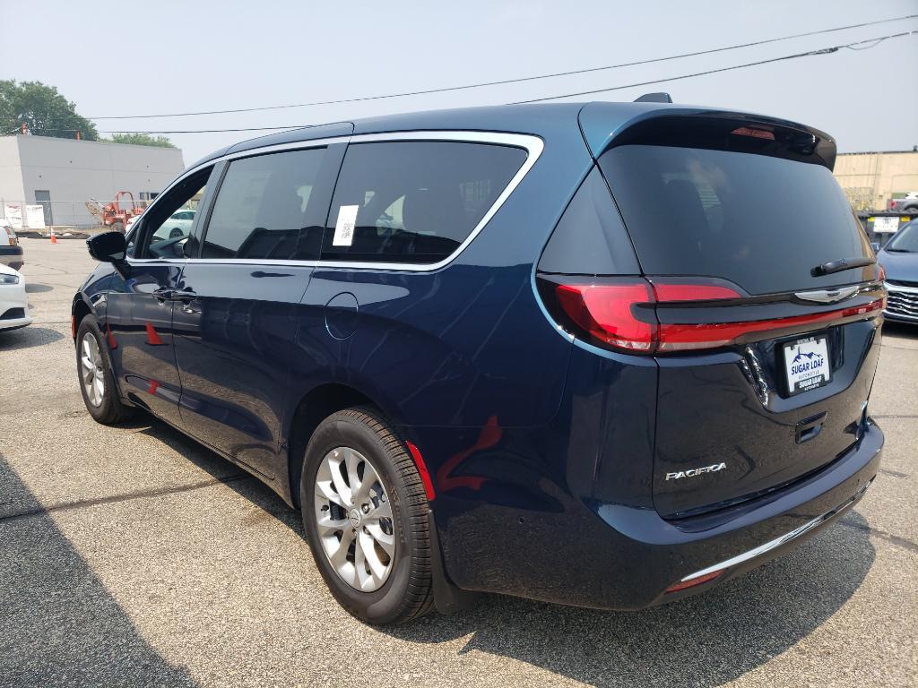new 2025 Chrysler Pacifica car, priced at $41,890