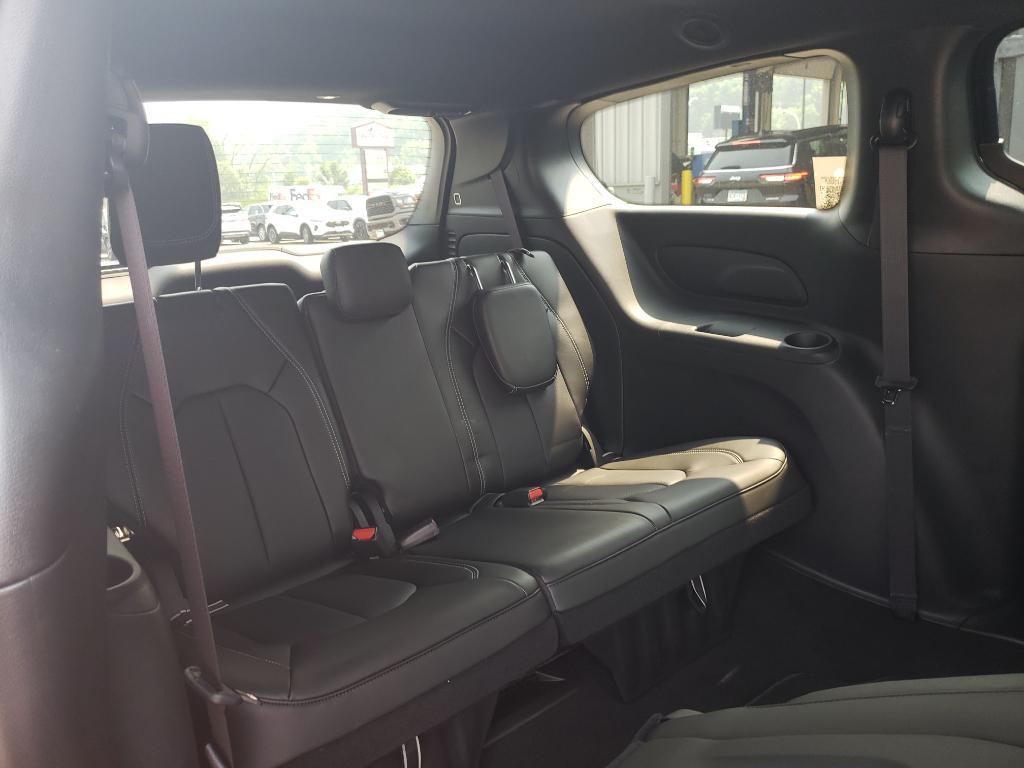 new 2025 Chrysler Pacifica car, priced at $41,890