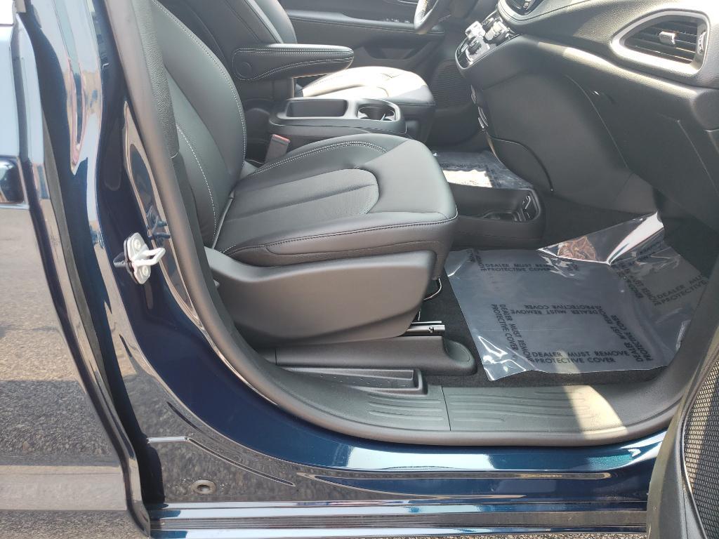 new 2025 Chrysler Pacifica car, priced at $41,890