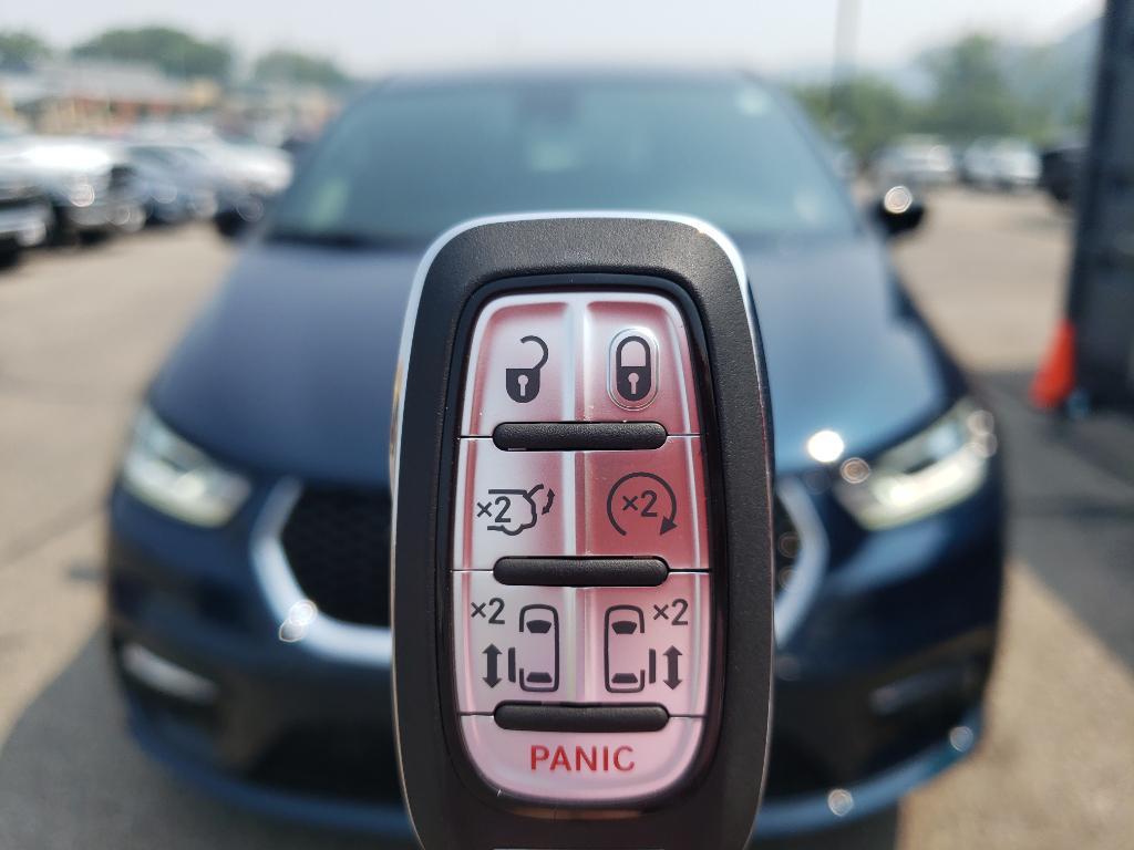 new 2025 Chrysler Pacifica car, priced at $41,890