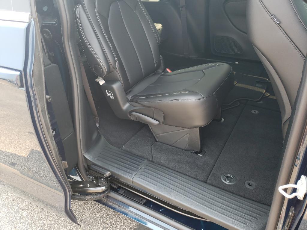 new 2025 Chrysler Pacifica car, priced at $41,890