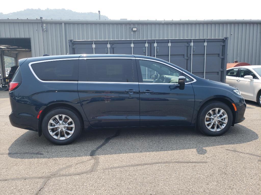 new 2025 Chrysler Pacifica car, priced at $41,890